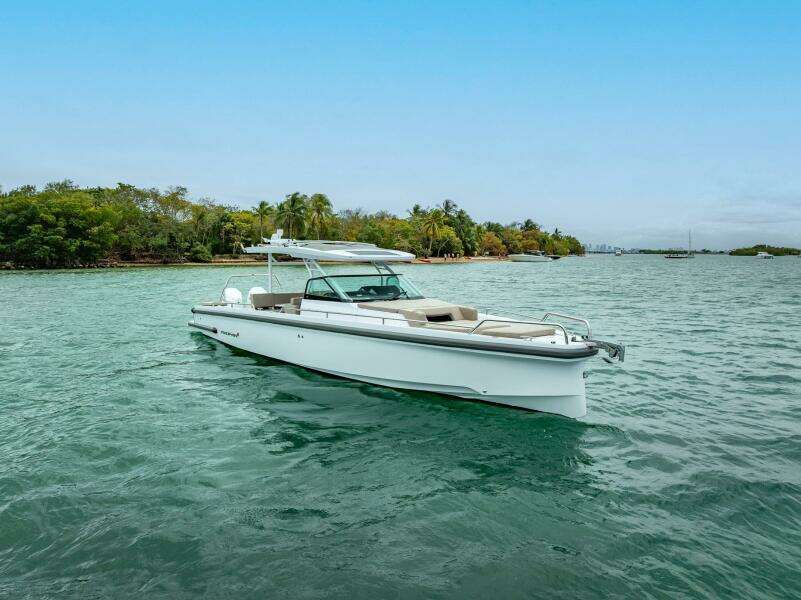 37ft Axopar Yacht For Sale