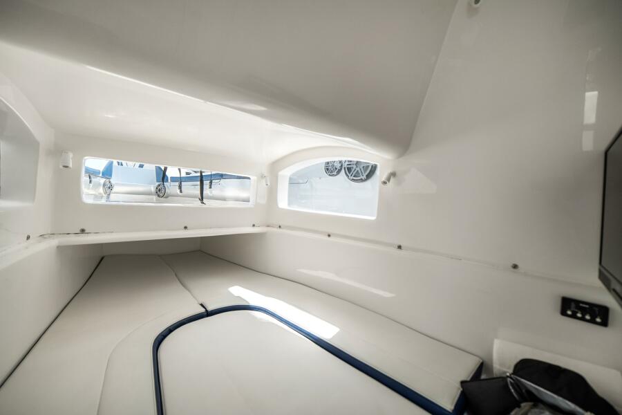 43' 2017 Midnight Express 43 Open