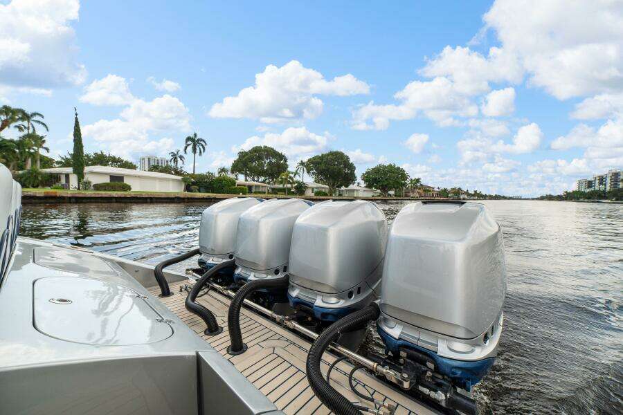 43ft Midnight Express Yacht For Sale