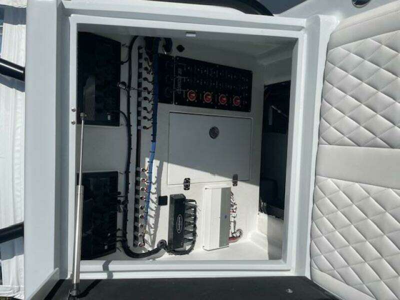 33ft Conch Yacht For Sale