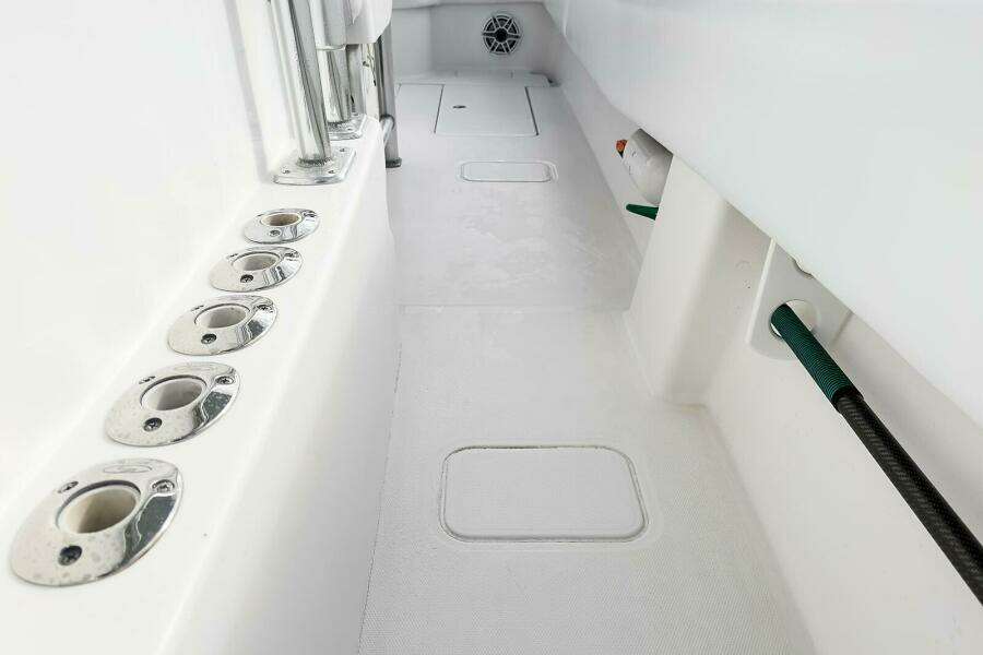 Dominion 33ft Invincible Yacht For Sale