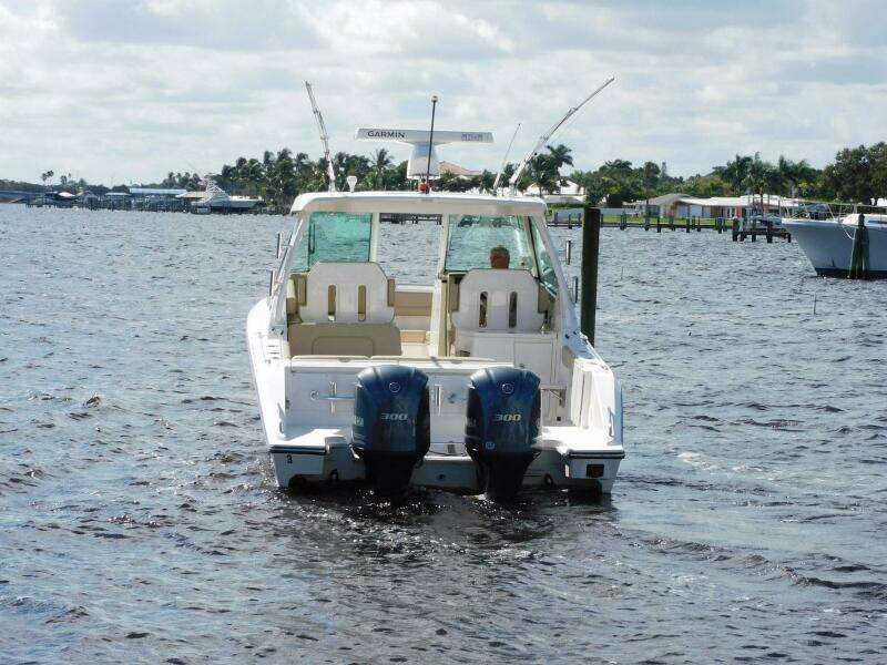 32ft Pursuit Yacht For Sale