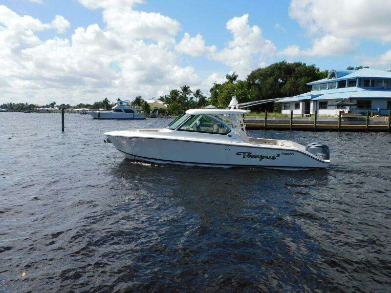 32ft Pursuit Yacht For Sale