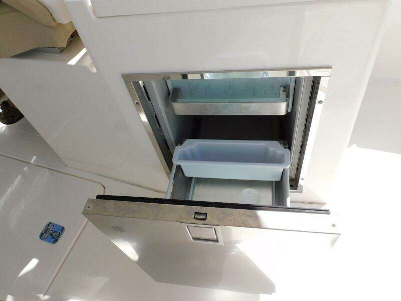 32ft Pursuit Yacht For Sale