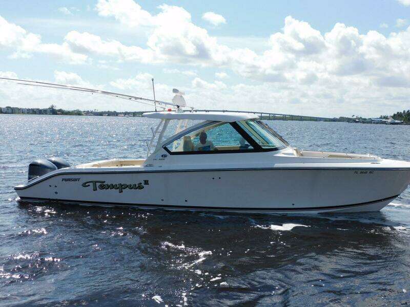 32ft Pursuit Yacht For Sale