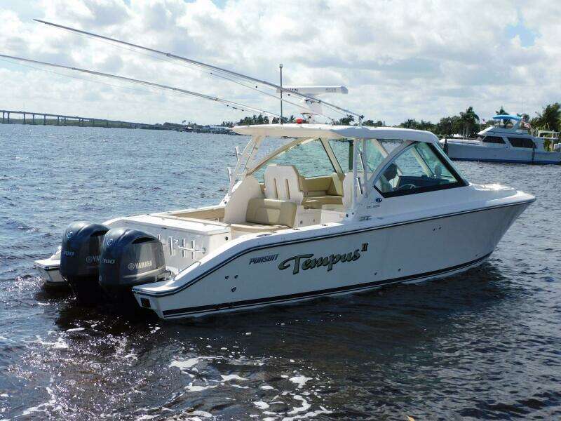32ft Pursuit Yacht For Sale