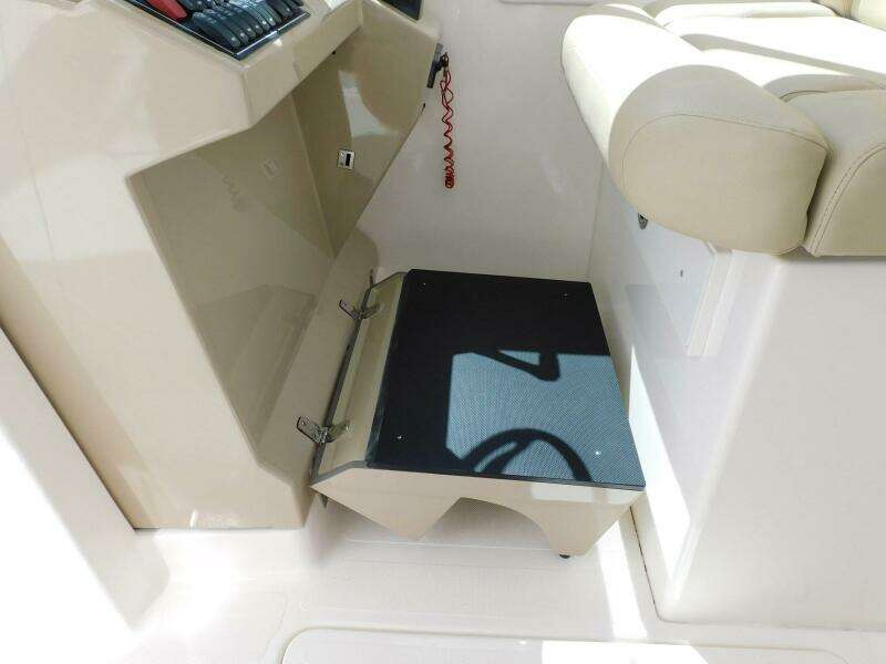 32ft Pursuit Yacht For Sale