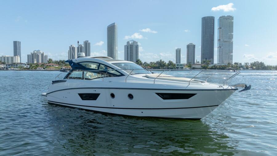 40' 2017 Beneteau Gran Turismo 40