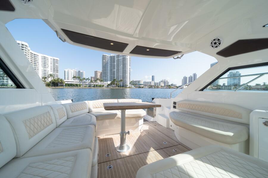 40' 2017 Beneteau Gran Turismo 40