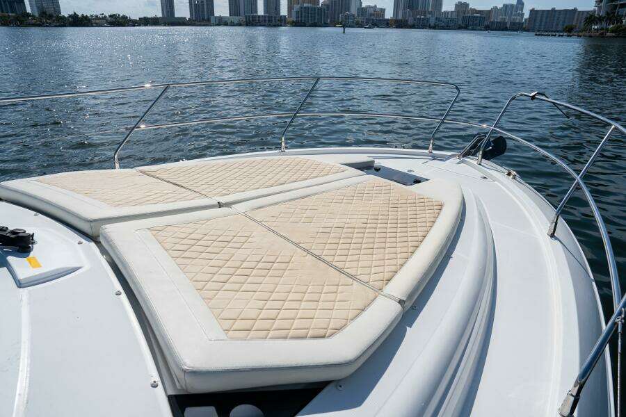 TIS THE SEASUN 40ft Beneteau Yacht For Sale