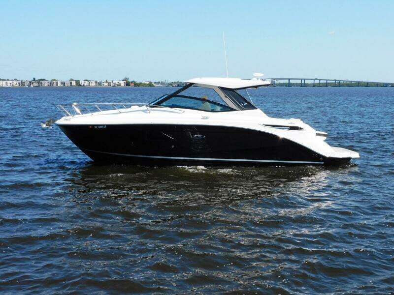 32ft Sea Ray Yacht For Sale