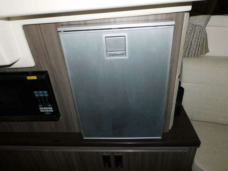 32ft Sea Ray Yacht For Sale