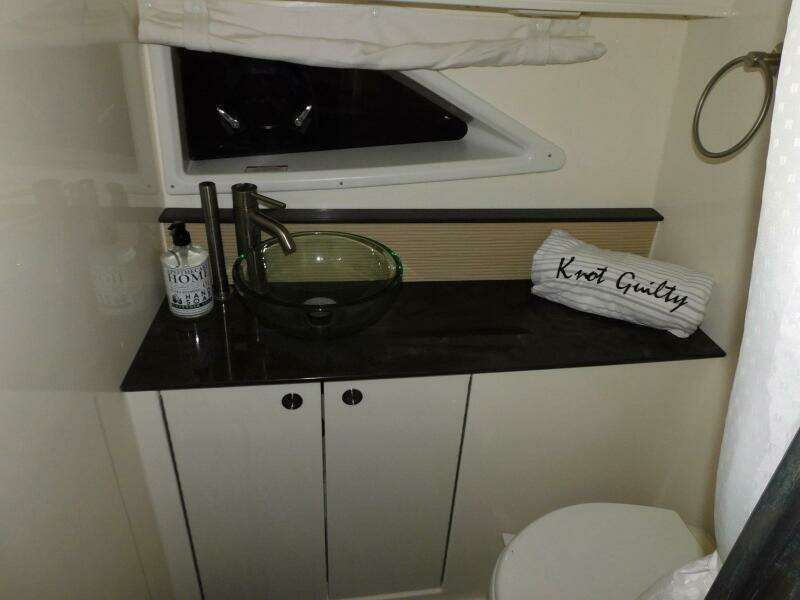 32ft Sea Ray Yacht For Sale