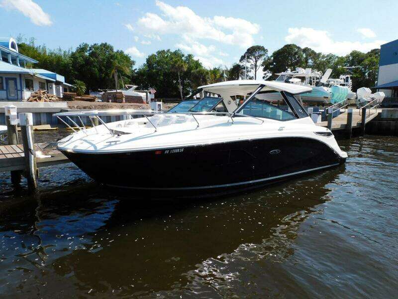 32ft Sea Ray Yacht For Sale