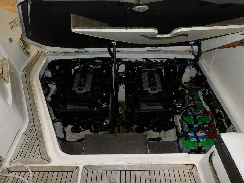 32ft Sea Ray Yacht For Sale