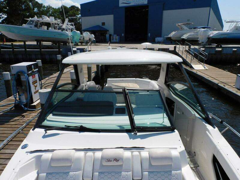 32ft Sea Ray Yacht For Sale