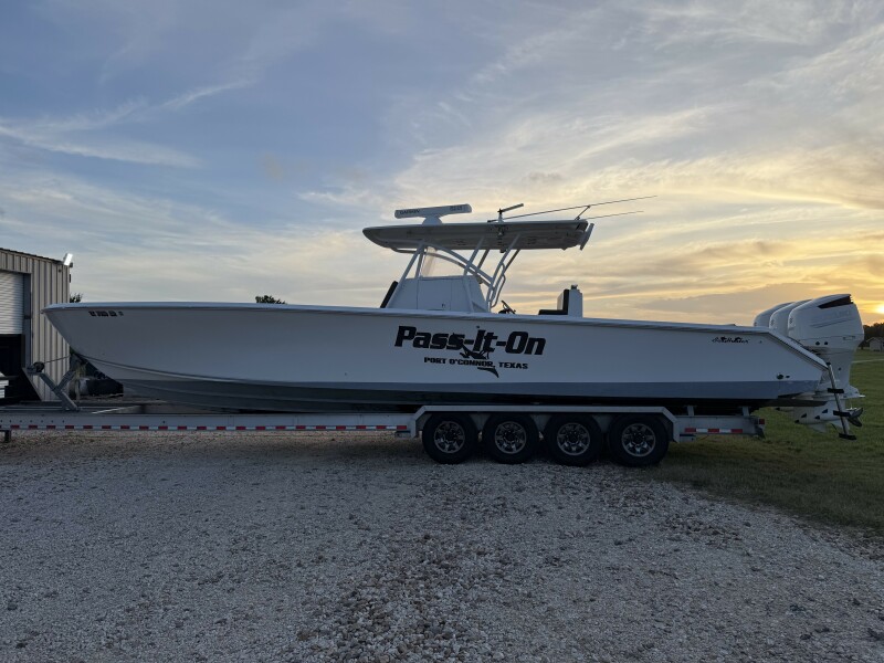2014 SeaHunter 40 Center Console