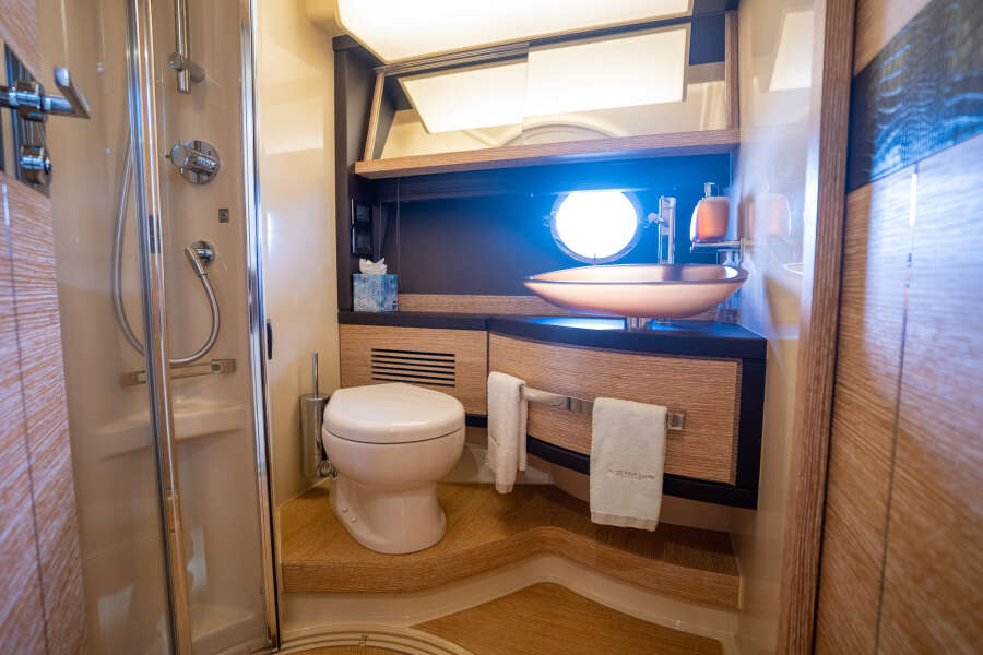 64ft Azimut Yacht For Sale