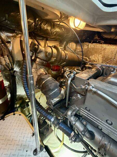 37ft Cruisers Yachts Yacht For Sale