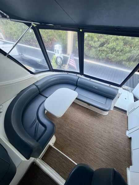 37' 2007 Cruisers Yachts 370 Express