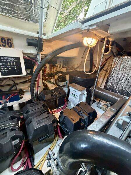 37ft Cruisers Yachts Yacht For Sale