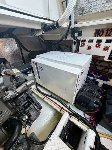 37ft Cruisers Yachts Yacht For Sale