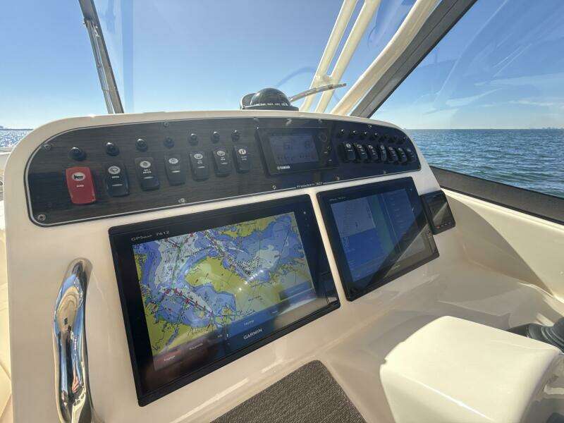 30ft Grady White Yacht For Sale