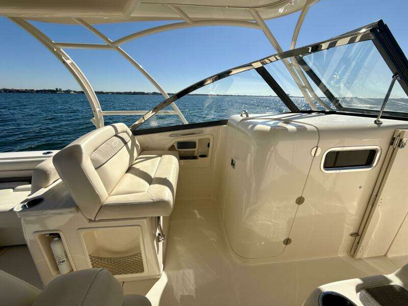 30ft Grady White Yacht For Sale