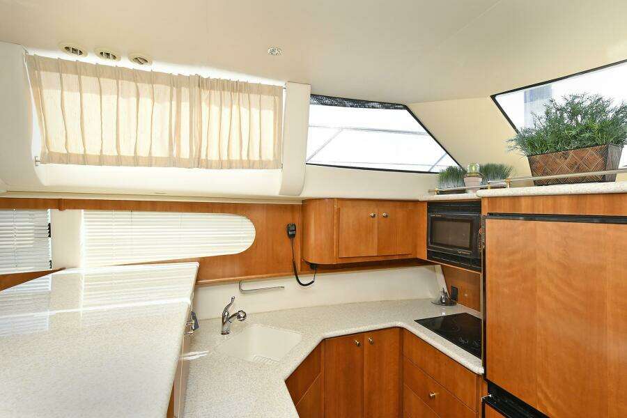 46ft Carver Yacht For Sale