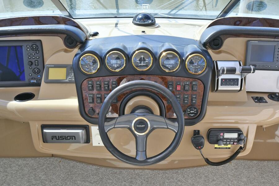 46' 2001 Carver 466 Motor Yacht