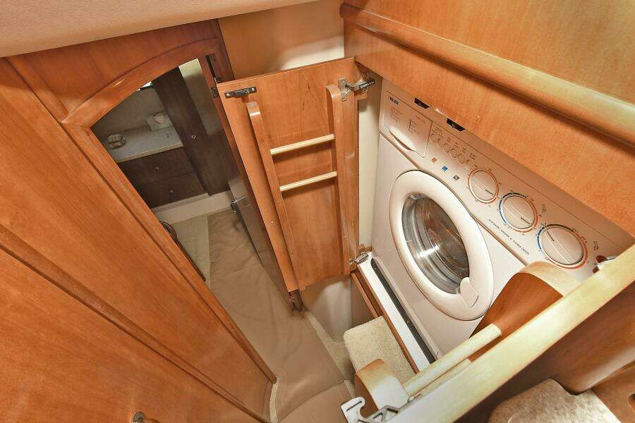 46ft Carver Yacht For Sale