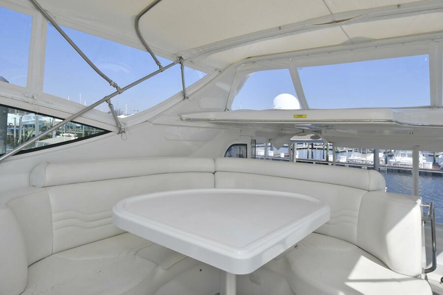 46' 2001 Carver 466 Motor Yacht