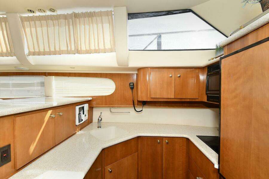 46ft Carver Yacht For Sale