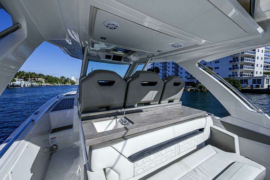 34ft Tiara Yachts Yacht For Sale