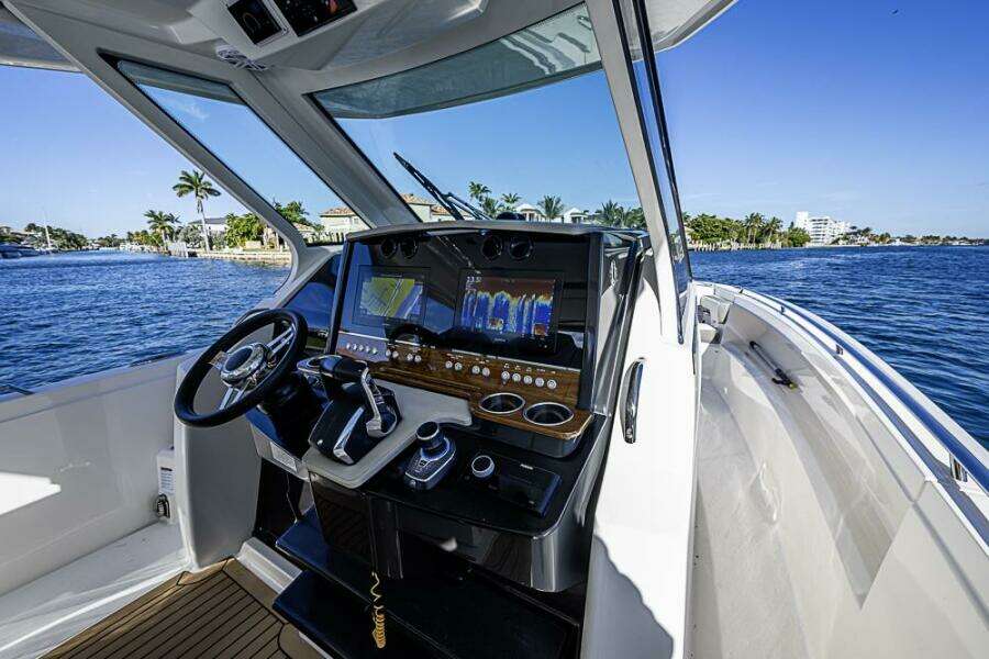 34ft Tiara Yachts Yacht For Sale