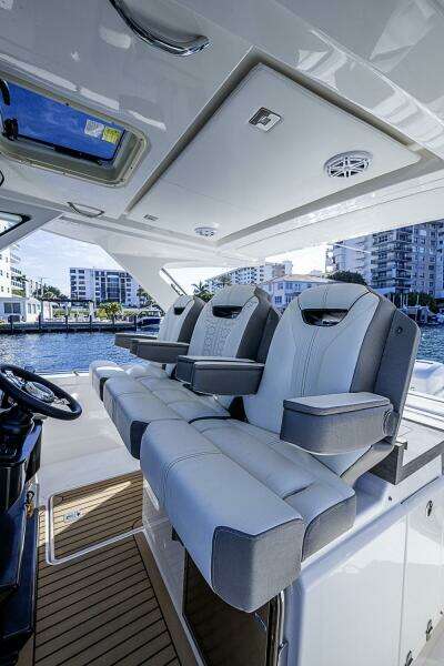 34ft Tiara Yachts Yacht For Sale