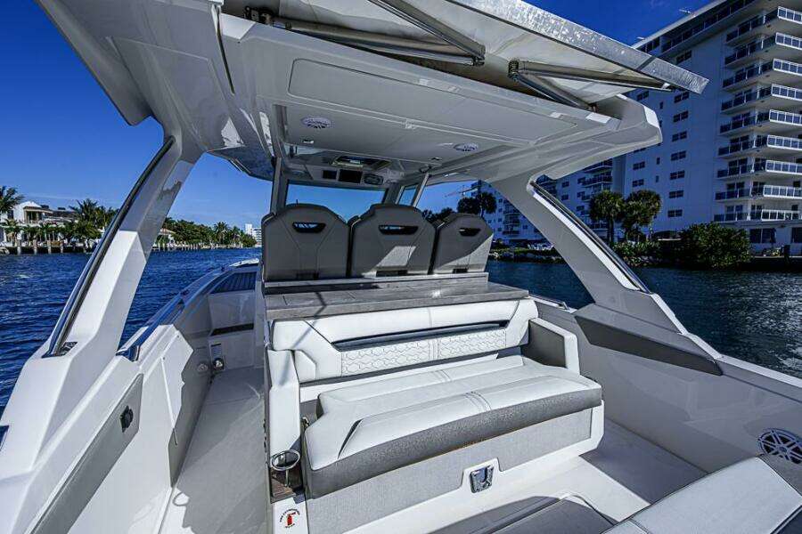 34ft Tiara Yachts Yacht For Sale