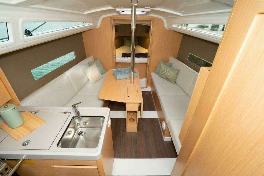 Beneteau Oceanis 30.1
