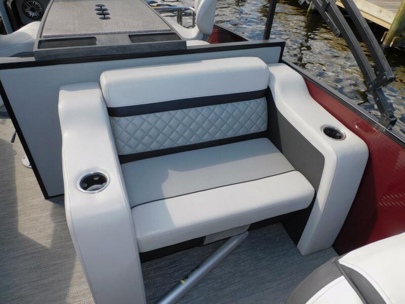 27' 2023 Aqua Patio 275 CBE
