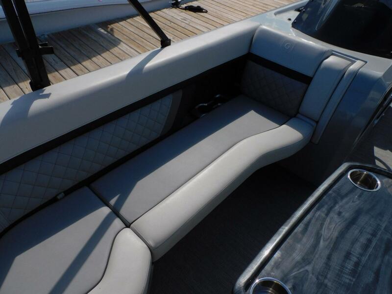 27' 2023 Aqua Patio 275 CBE