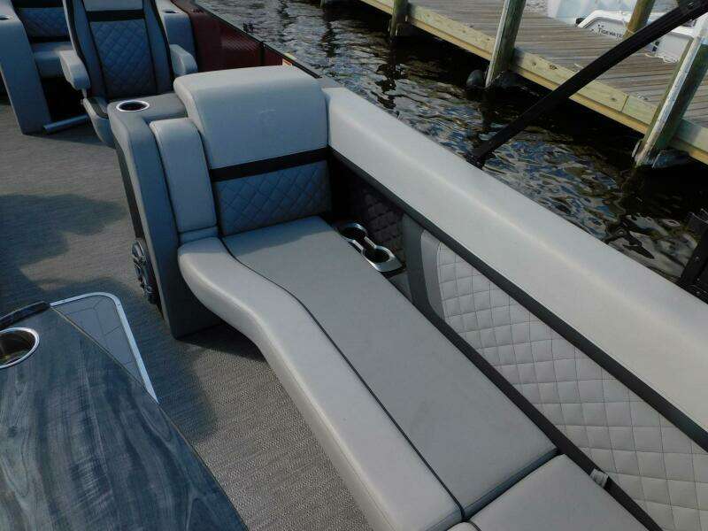 27ft Aqua Patio Yacht For Sale