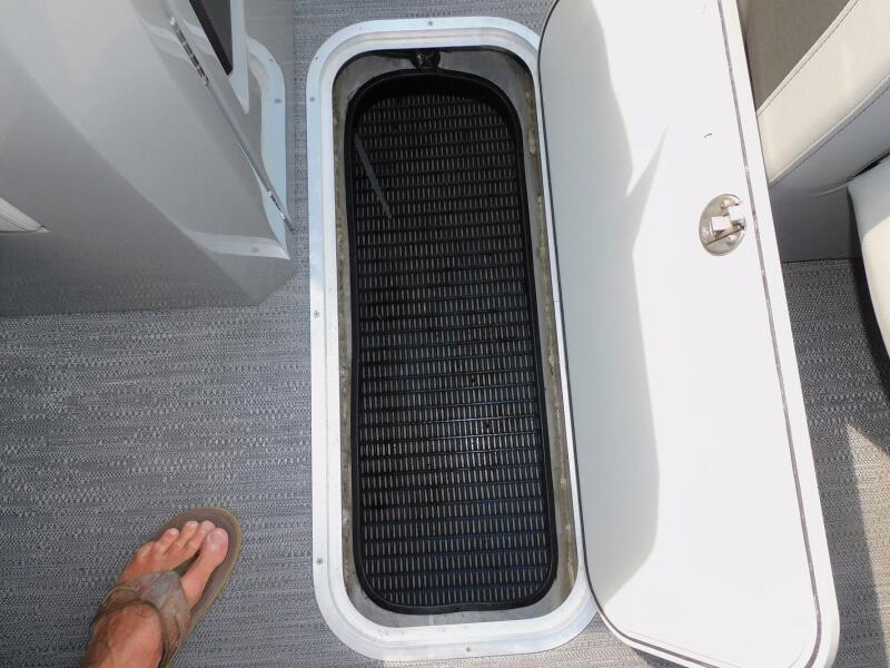 27' 2023 Aqua Patio 275 CBE