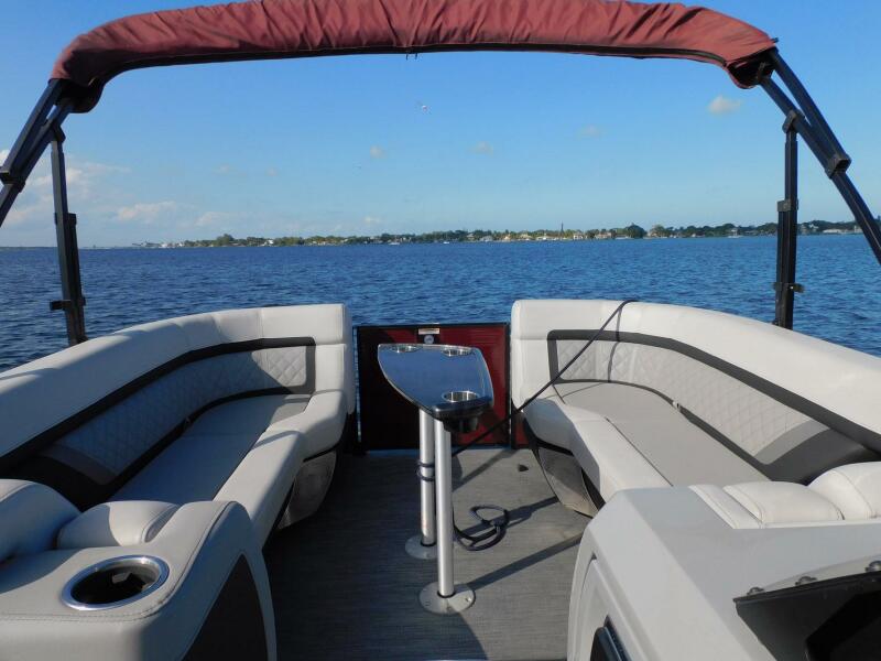 27' 2023 Aqua Patio 275 CBE