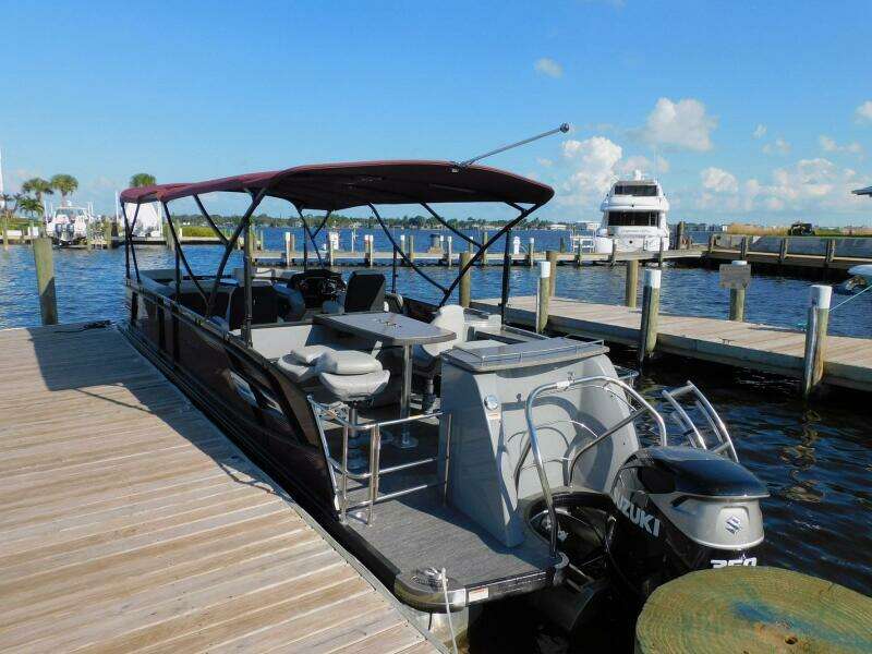 27ft Aqua Patio Yacht For Sale