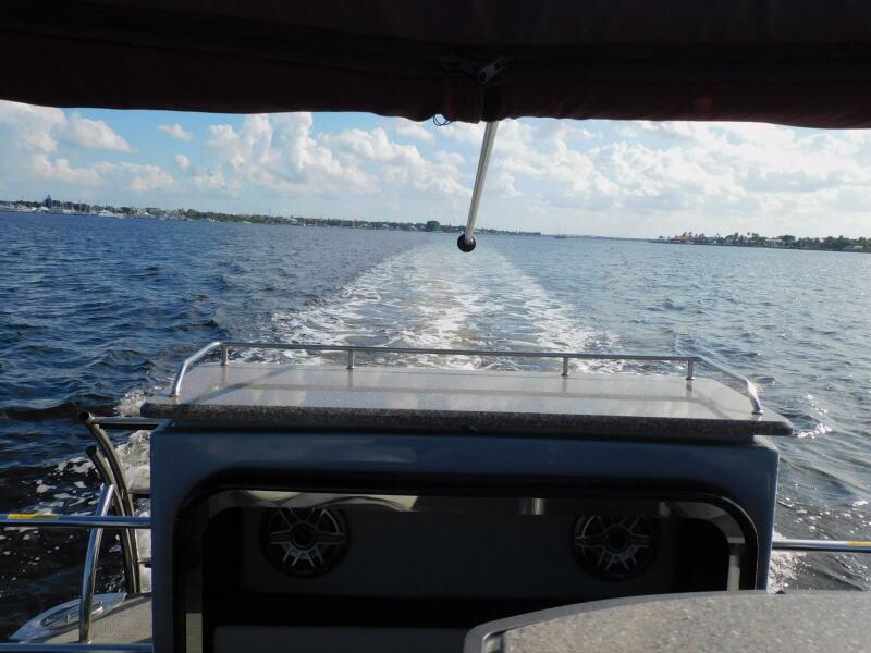 27' 2023 Aqua Patio 275 CBE