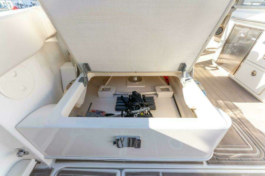 2017 Boston Whaler 320 Vantage Sutra