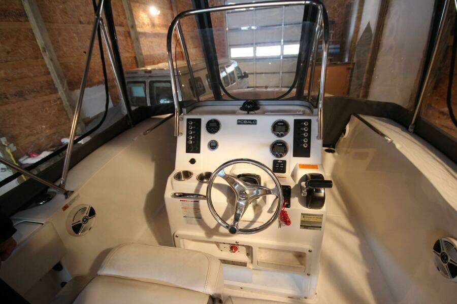 20ft Robalo Yacht For Sale