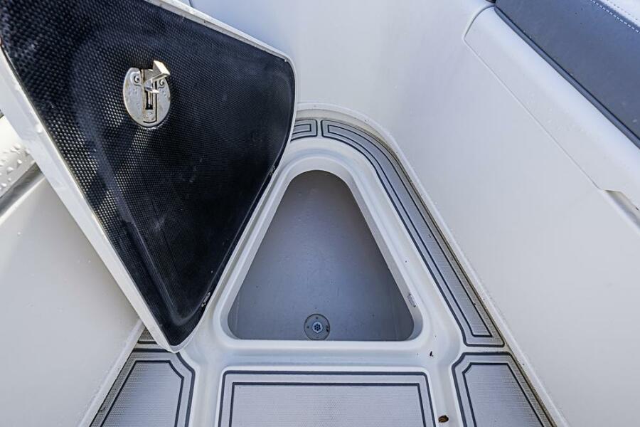 39' 2011 Yellowfin 39 Offshore