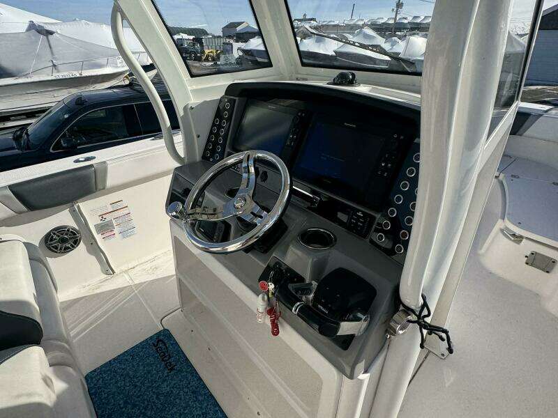 27ft Robalo Yacht For Sale
