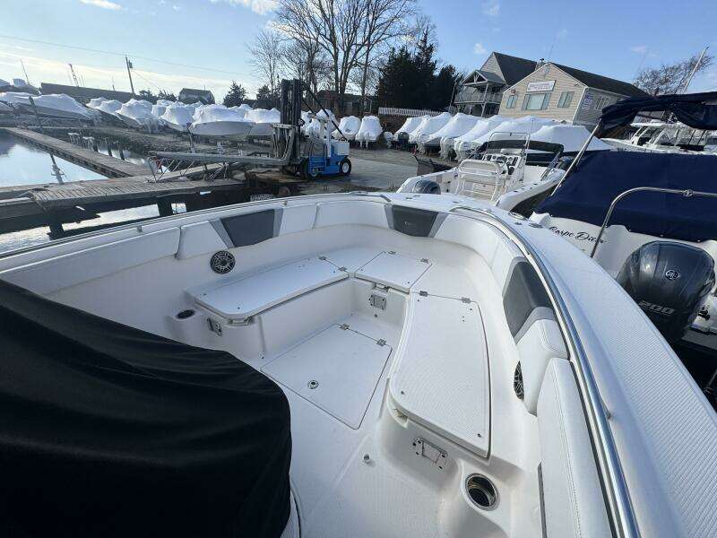 27ft Robalo Yacht For Sale